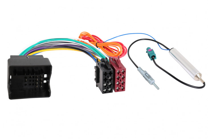 RTA 004.114-0 Câble adaptateur ISO - FAKRA + alimentation fantôme , avec AM / FM ISO 90 connecteur ° (angle)